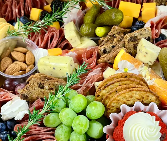 Sandy Bottom Boards - Grazing Box